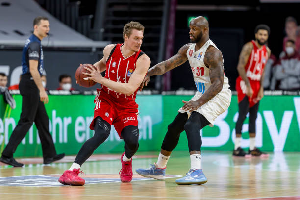 守的漏洞以 守的漏洞以